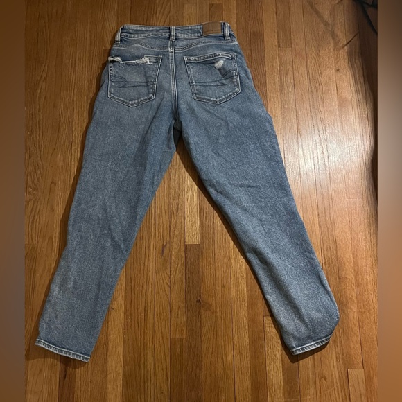 AMERICAN EAGLE stretch crossover highest waste waste mom jean size 2 - Picture 2 of 2
